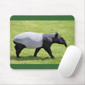 Malayischer Tapir auf Gras Mousepad (Mit Mouse)