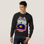 Malaysia Flag Siberian Husky Dog In Pocket Sweatshirt (Vorne ganz)