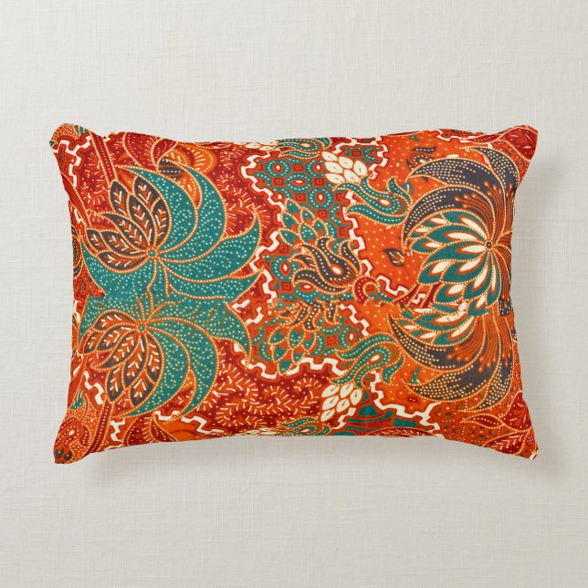 Malaysischer Batik: Schönes Kunstmuster. Dekokissen (Vorderseite)