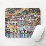 Malcesine am Gardasee, Gustav Klimt Mousepad<br><div class="desc">Gustav Klimt (14. Juli 1862 - 6. Februar 1918) war ein österreichischer symbolischer Maler und einer der prominentesten Mitglieder der Wiener Sezessionsbewegung. Klimt ist bekannt für seine Gemälde, Wandgemälde, Skizzen und andere Kunstobjekte. Neben seinen figurativen Werken, die Allegorien und Portraits enthalten, malte er Landschaften. Unter den Künstlern der Wiener Sezession...</div>