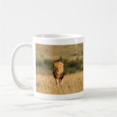 Male Lion Walking Kaffeetasse (Links)
