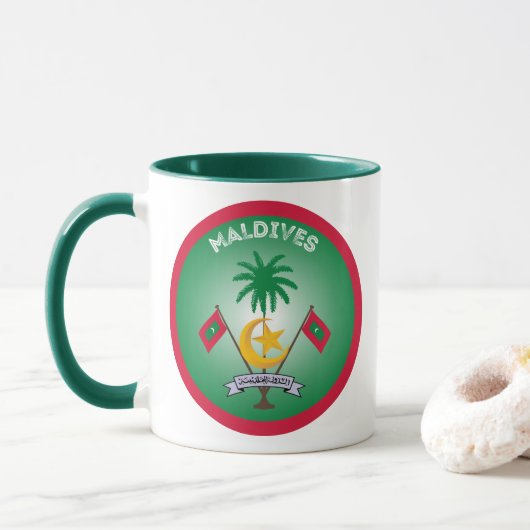 Malediven-Erbe-Emblem Tasse (Mit Donut)