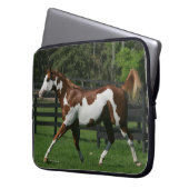 Malen Sie das Pferd, das 1 laufen lässt Laptopschutzhülle (Vorderseite Links)