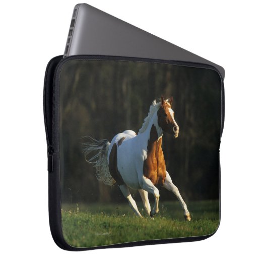 Malen Sie das Pferd, das schnell läuft Laptopschutzhülle (Vorne Rechts)