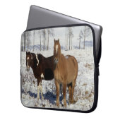 Malen Sie Pferde im Schnee Laptopschutzhülle (Vorderseite Links)