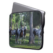 Malen Sie Pferde in den Bäumen Laptopschutzhülle (Vorderseite Links)