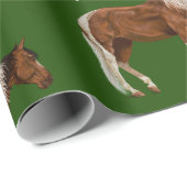 Malen Sie Pferde u. rotes Geschenkpapier (Rolleneckpunkt)