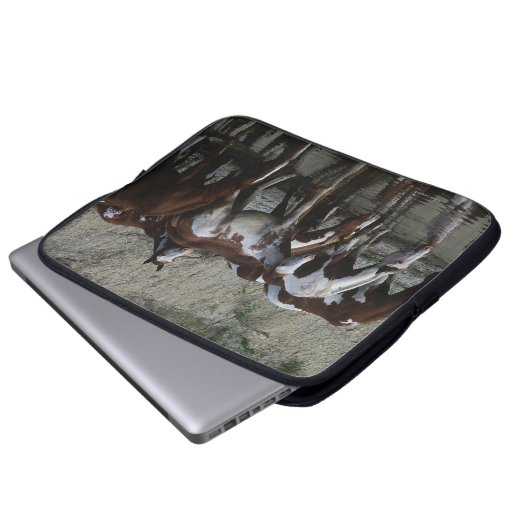 Malen Sie Pferdedas trinken Laptopschutzhülle (Vorne Knopf)