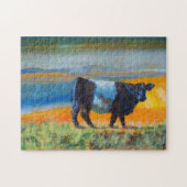 Malende umgeschnallte Galloway-Kuh am Strand Puzzle (Horizontal)