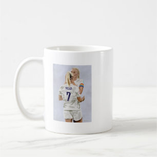 Malerei von Beth Mead und Leah Williamson nach Kaffeetasse