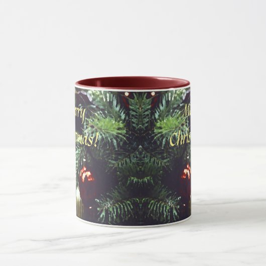 Malerisch froher Weihnachtsbaum mit Roten Ornament Tasse (Zentrum)