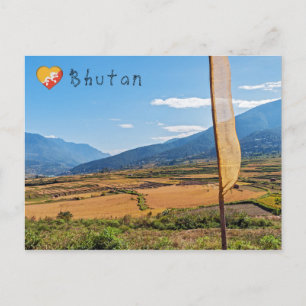 Malerische Agrarlandschaft im ländlichen Bhutan Postkarte