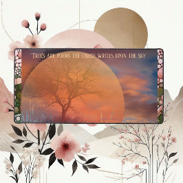 Malerische Bäume sind Gedichte, die die Erde auf d Schreibtischunterlage