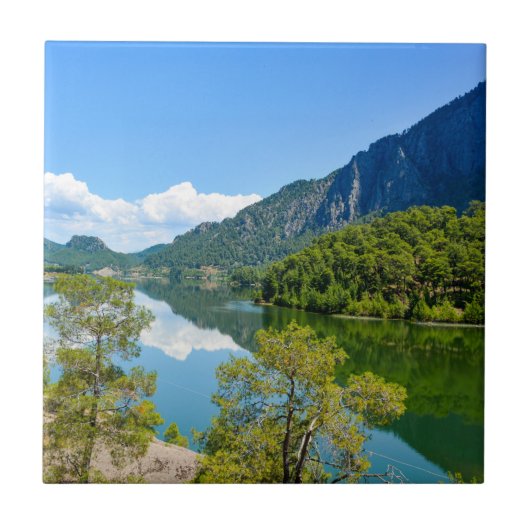Malerische Bergspiegelung am See Fliese (Vorderseite)