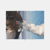 Malerische Landschaft: Ansicht der Vulkaneruption Fleecedecke (Vorderseite (Horizontal))