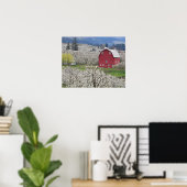 Malerische rote Scheune und Birnenblüten Poster (Heimbüro)