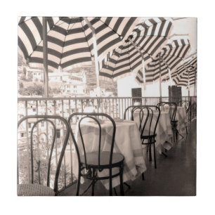 Malerischer Restaurantbalkon, Italien Fliese