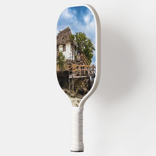Malerisches Haus auf einem tropischen Korallenriff Pickleball Schläger (Links)