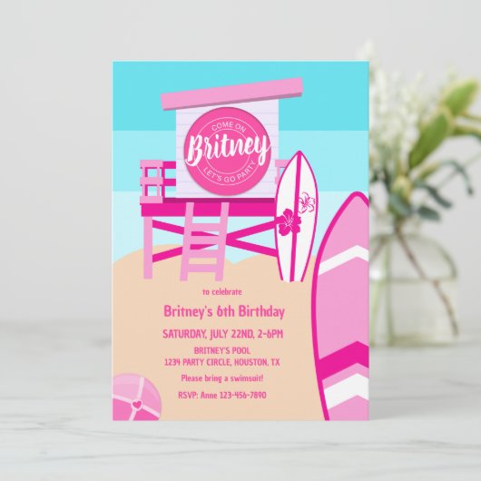 Malibu Beach Doll Retro Birthday Pool Party Einladung (Stehend Vorderseite)