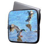 Mallard Duck Drake Landung über das Foto Eiswild Laptopschutzhülle (Vorderseite Links)
