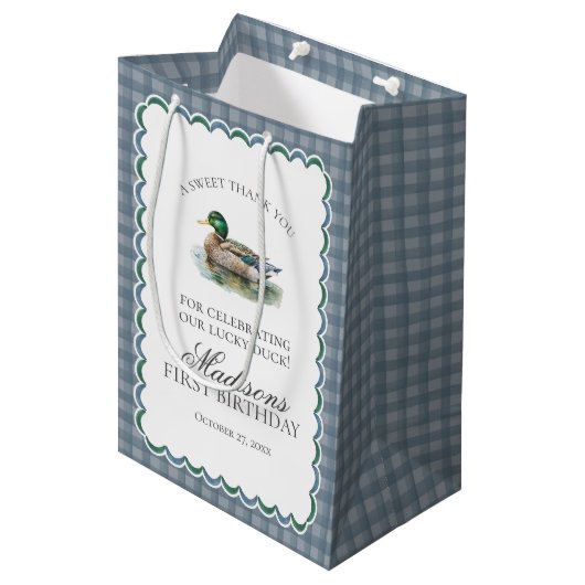 Mallard Duck Hunting Gingham Boy Birthday Favors Mittlere Geschenktüte (Vorderseite Schrägansicht)