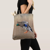 Mallard Duck im Flug Tasche (Von Nahem)