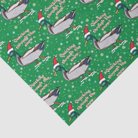 Mallard Ente in Weihnachtsmannmütze Quacken durch Seidenpapier (Ausschnitt)