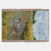 Mallard Enten fliegen über Teich Decke (Vorderseite)