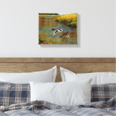 Mallard Enten fliegen über Teich Leinwanddruck (Insitu (Schlafzimmer))