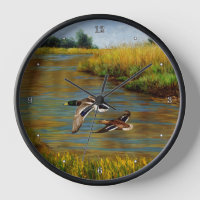 Mallard Enten fliegen über Teich