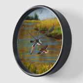 Mallard Enten fliegen über Teich Uhr (Winkel)