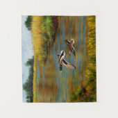 Mallard Enten fliegen über Teich Wandteppich (Vorderseite)