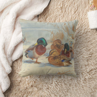 Mallard und aquamarin im Schnee, Vögel Kissen