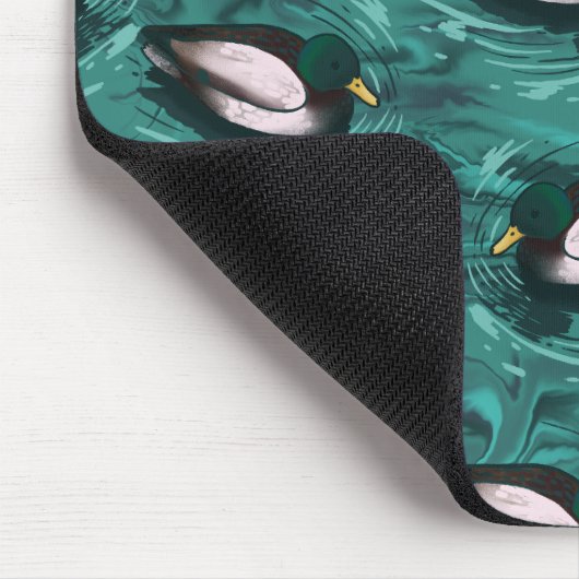 Mallards Schwimmen im Wassermuster Mousepad (Ecke)