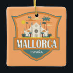 Mallorca Spanien Reisen Retro Abzeichen Keramikornament<br><div class="desc">Mallorca Retro-Design in einem Emblem-Stil zeigt die Kathedrale Santa María. Mallorca (Mallorca) ist eine der Balearen Spaniens im Mittelmeer.</div>