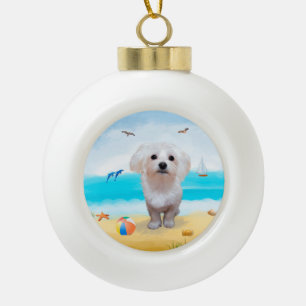 Maltese Dog on Beach Keramik Kugel-Ornament