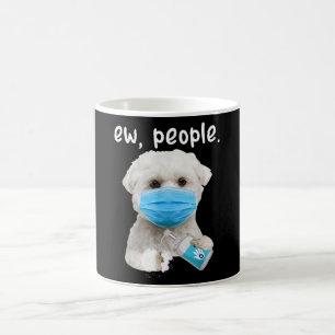 Malteser Hund Ew People mit Gesichtsmaske Kaffeetasse