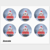 Malteser Hund im Schnee sitzend im Weihnachtswagen Runder Aufkleber (Blatt)