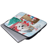 Malteser Hund im Schnee Weihnachtshaus Laptopschutzhülle (Vorne Knopf)