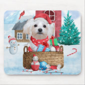 Malteser Hund im Schnee Weihnachtshaus Mousepad (Vorne)