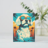 Malteser Hund mit Sonnenbrille am Strand Postkarte (Stehend Vorderseite)