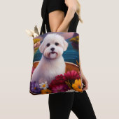 Maltesisch auf dem Paddle: Ein Landschaftliches Ab Tasche (Von Nahem)