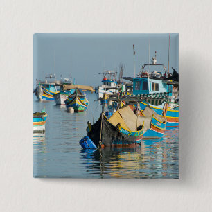 Maltesische Fischerboote Marsaxlokk in Malta Button