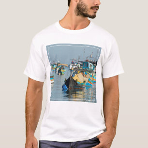 Maltesische Fischerboote Marsaxlokk in Malta T-Shirt