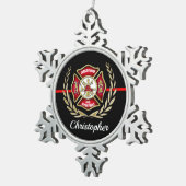 Maltesischer Personalisierter Feuerwehrmann Schneeflocken Zinn-Ornament (Rechts)