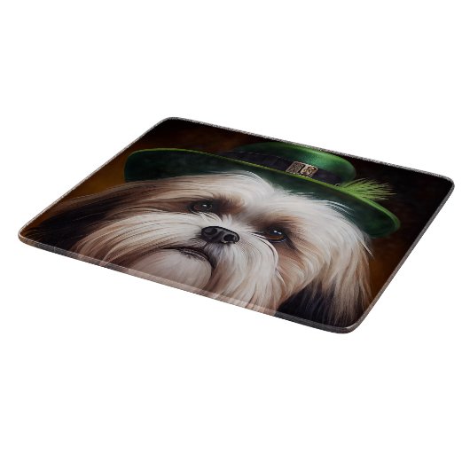 Malti Tzu Dog in St. Patrick's Day Dress Schneidebrett (Ecke)