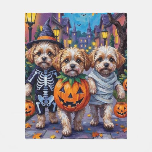 Malti Tzu Trick-or-Treating in Halloween-Kostümen Fleecedecke (Vorderseite)