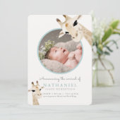 Mama & Baby Giraffe Blue Foto Geburtserklärung Einladung (Stehend Vorderseite)