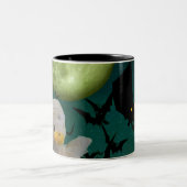 Mama, Bat & Moon Halloween Zweifarbige Tasse (Mittel)