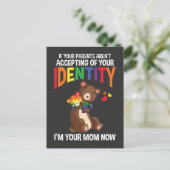 Mama Bear Cuddle Relationship Rainbow Color Postkarte (Stehend Vorderseite)